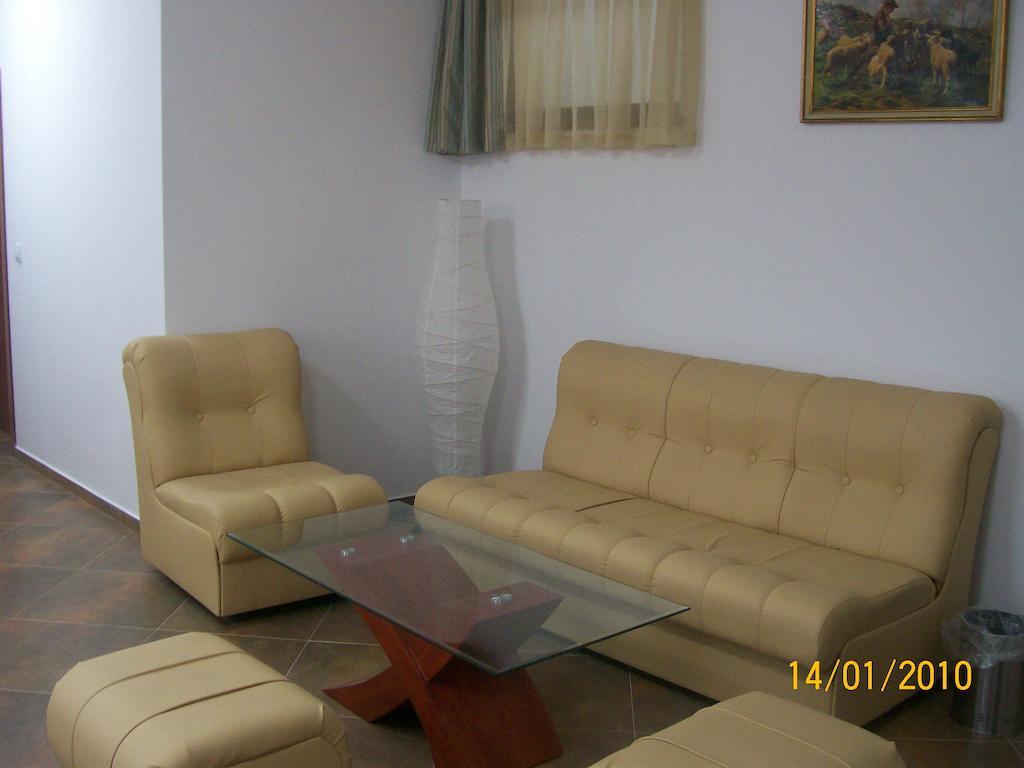 Hera Guest House Chiflik Exterior foto