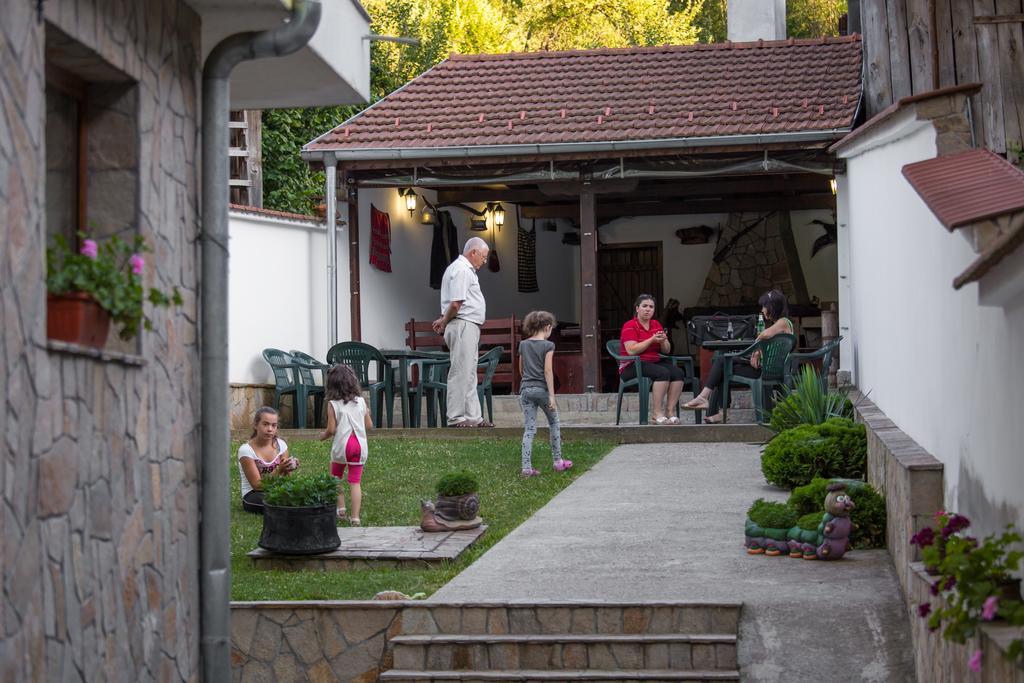 Hera Guest House Chiflik Exterior foto