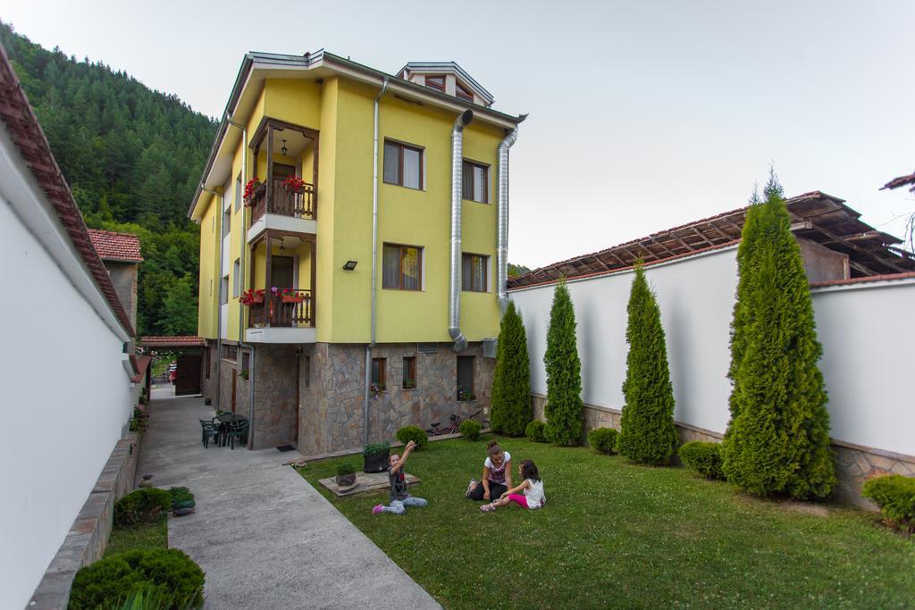 Hera Guest House Chiflik Exterior foto