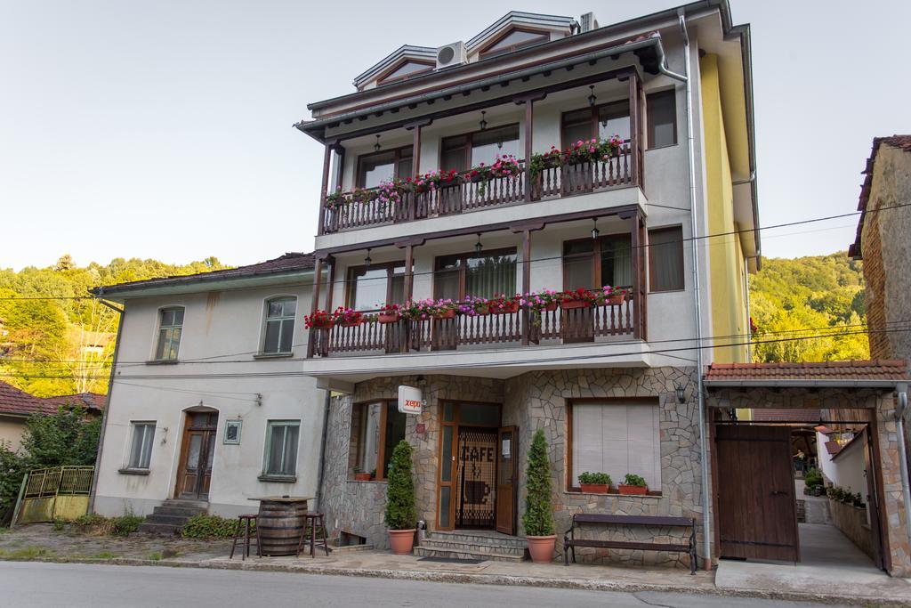 Hera Guest House Chiflik Exterior foto