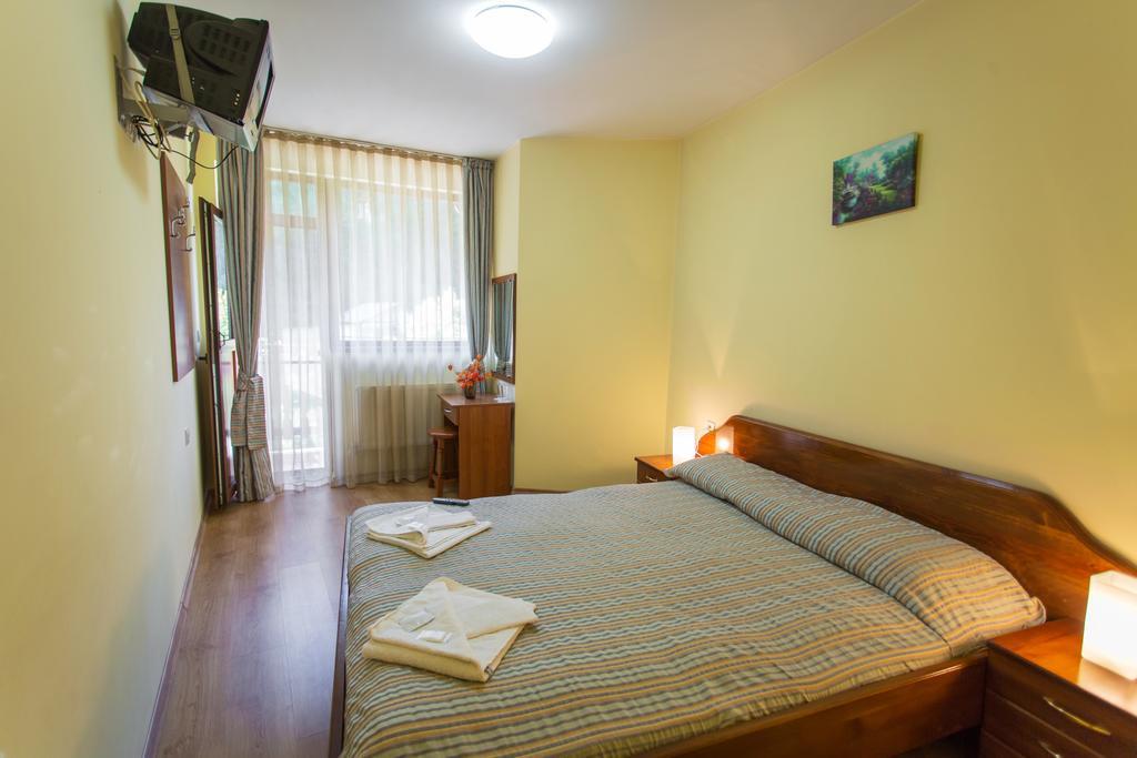 Hera Guest House Chiflik Exterior foto